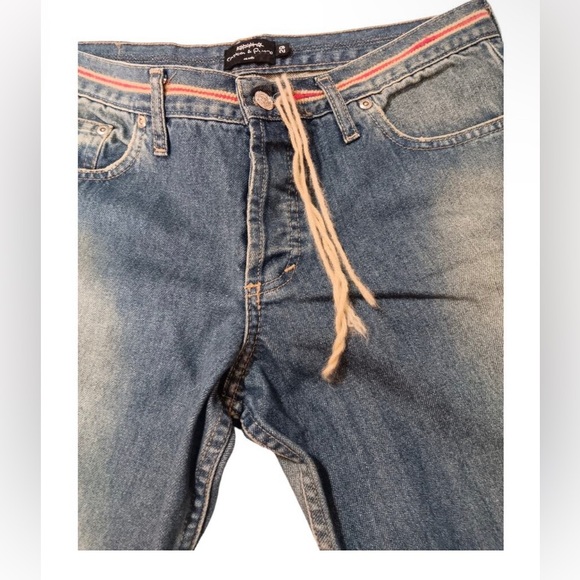 VINTAGE 90s Y2K Jeans 31x31 Artsy
Patched Applique Size 29 Fade Distressed
Denim - Picture 4 of 6